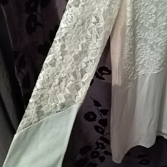 ellumiNation beautiful lacy long sleeve top size small - Picture 4 of 6